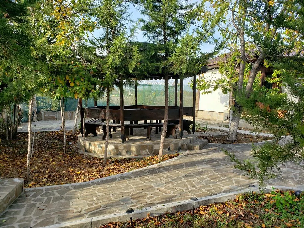 Стаи За Гости Holiday Garden Hotel Plovdiv Bulgaria